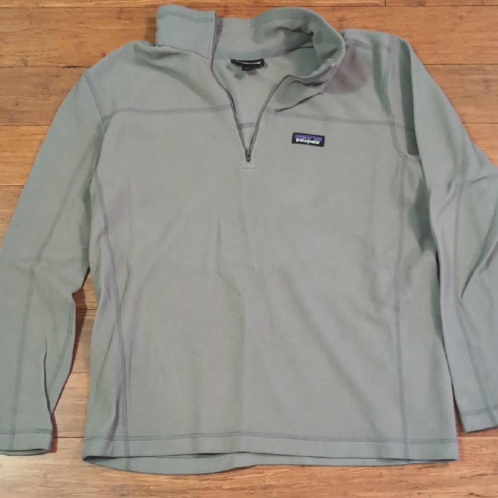 Patagonia Men's Green Zip-Up Sweater